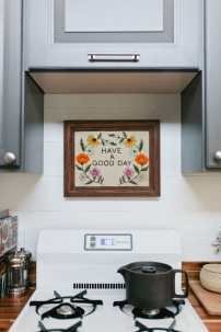 Golden American Tiny House thumbnail 10