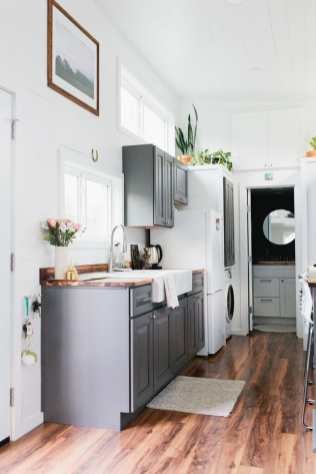 Golden American Tiny House thumbnail 7