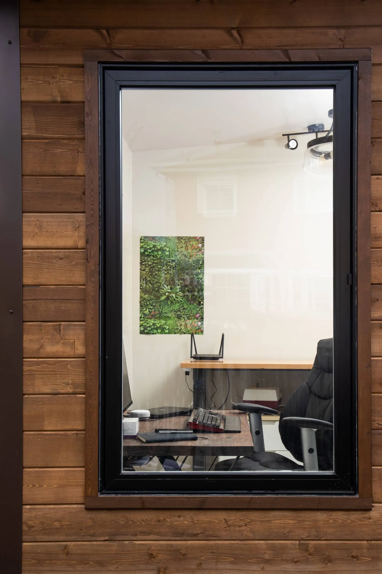 C.G - Quaint Office thumbnail 3