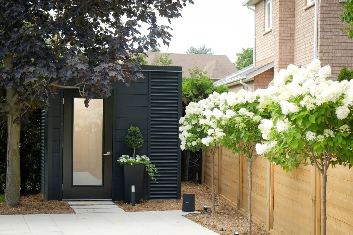 H.B - Black Cube in Richmond Hill photo 1
