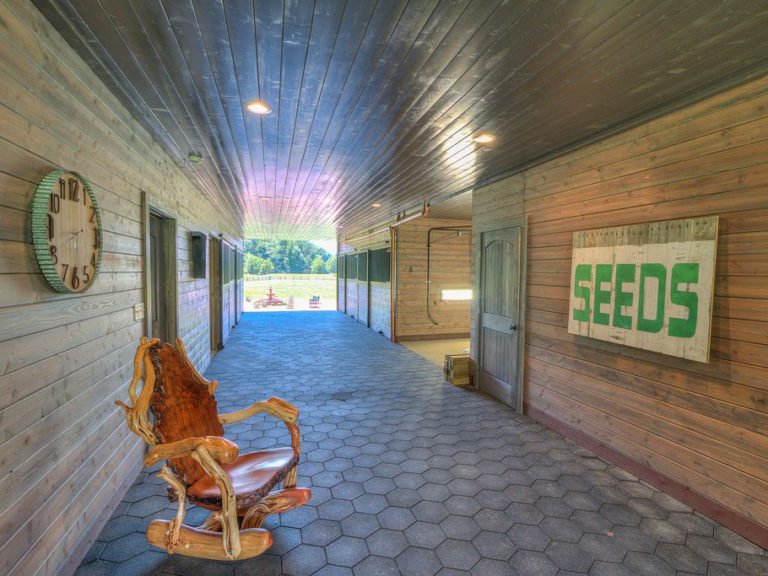 Denali Barn Apartment 48 ft thumbnail 43
