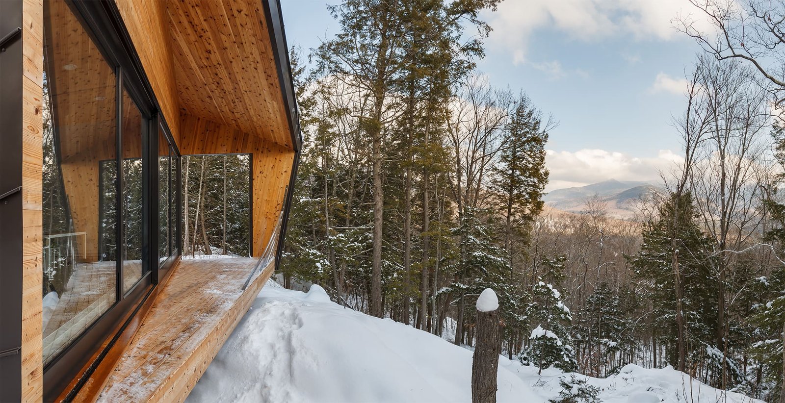Cabin on a Rock thumbnail 4