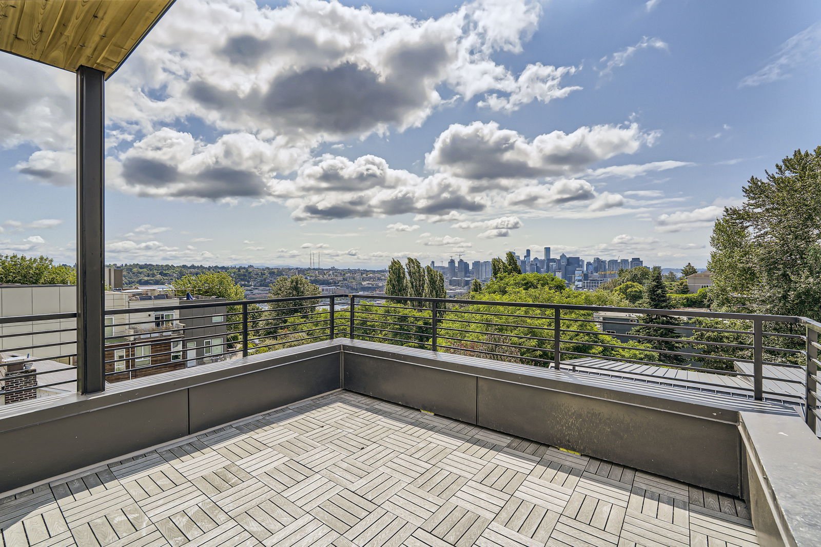 515 Howe St Seattle thumbnail 14