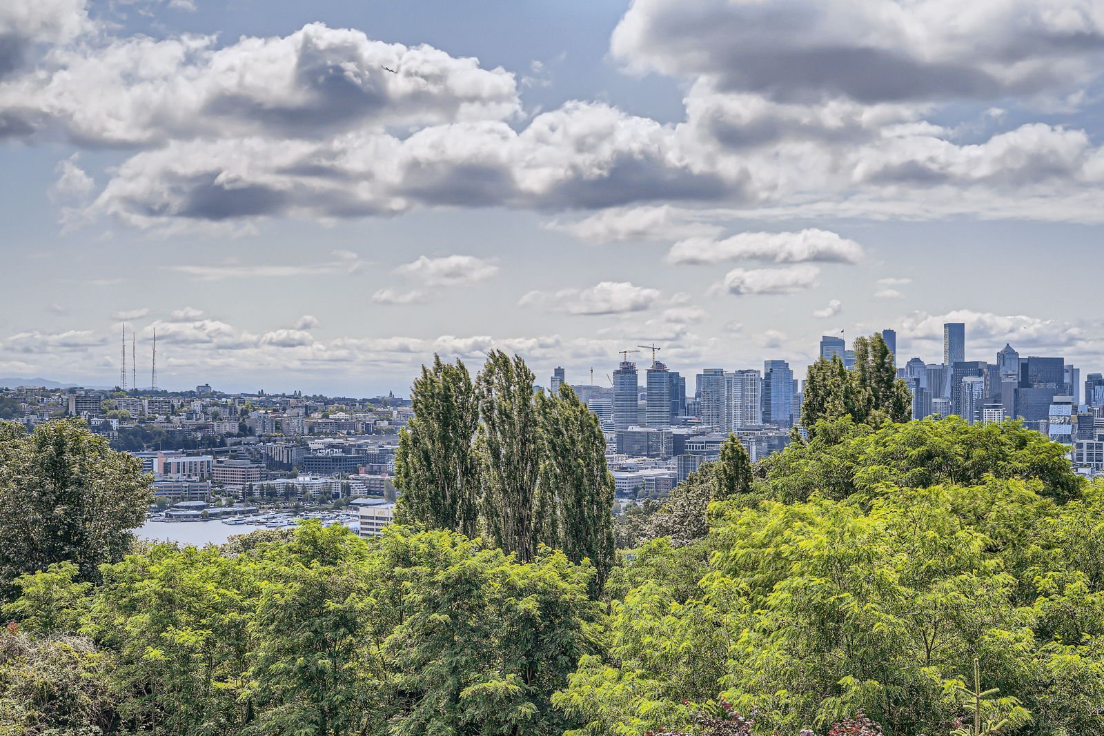 515 Howe St Seattle thumbnail 4