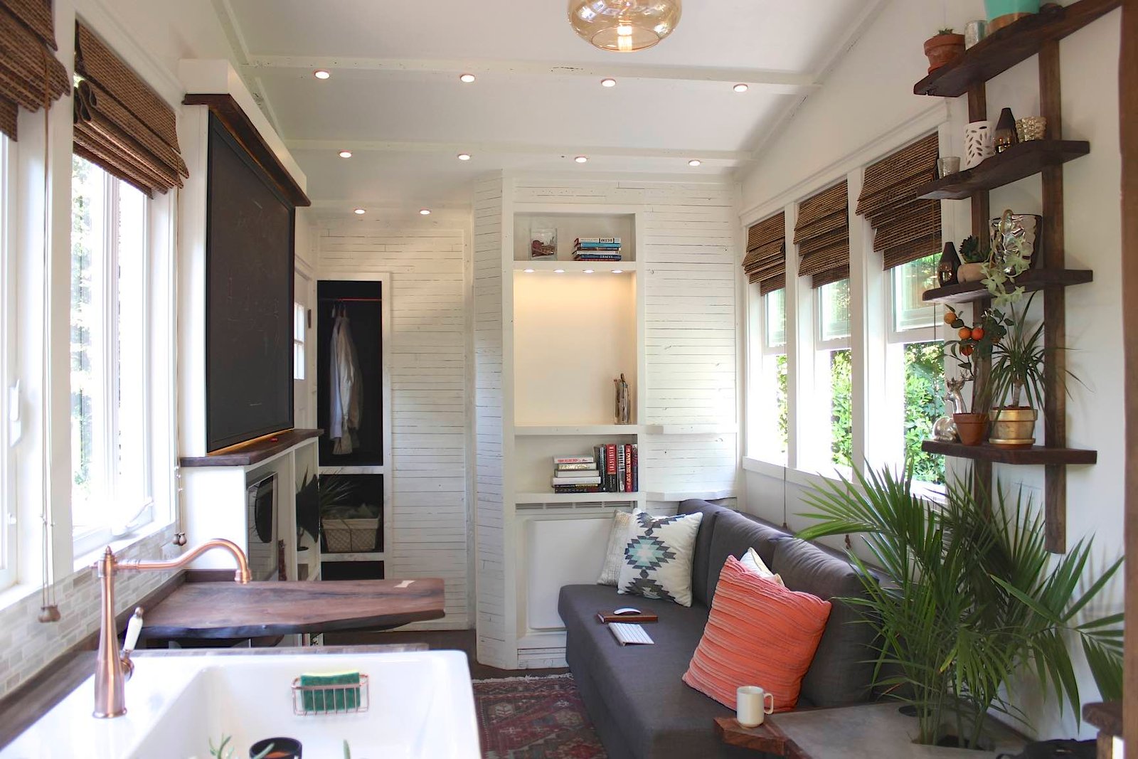 ARTISAN RETREAT thumbnail 5