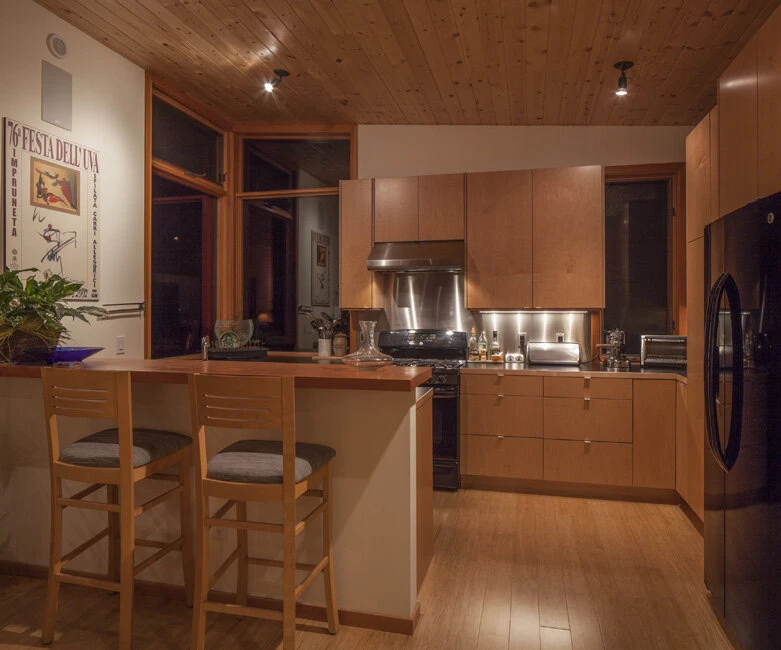Vashon Island Cabin thumbnail 2