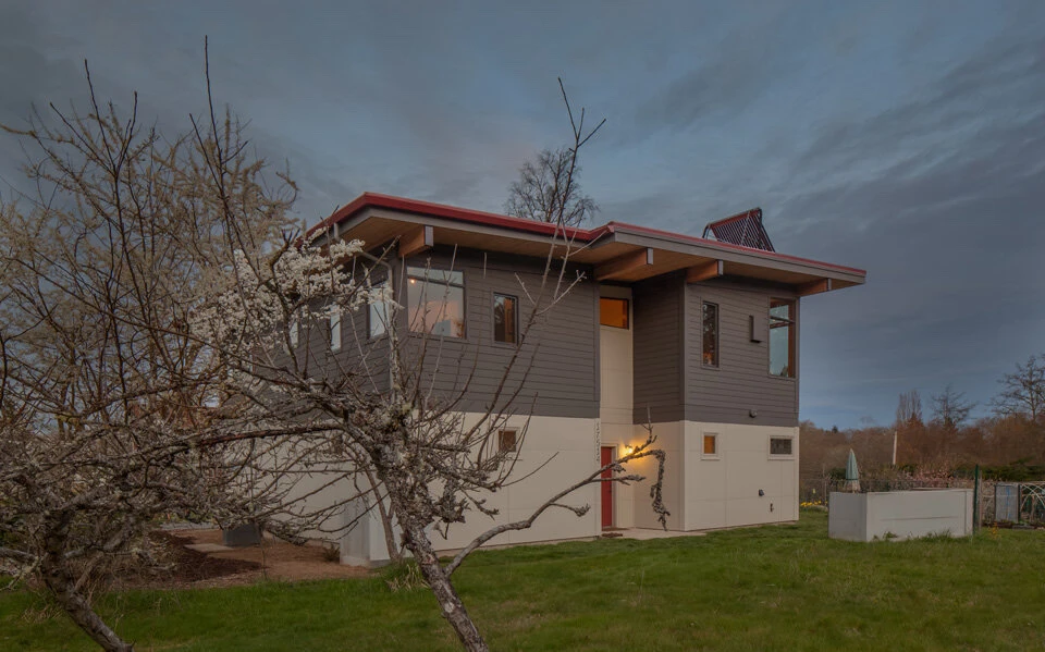 Vashon Island Cabin thumbnail 5