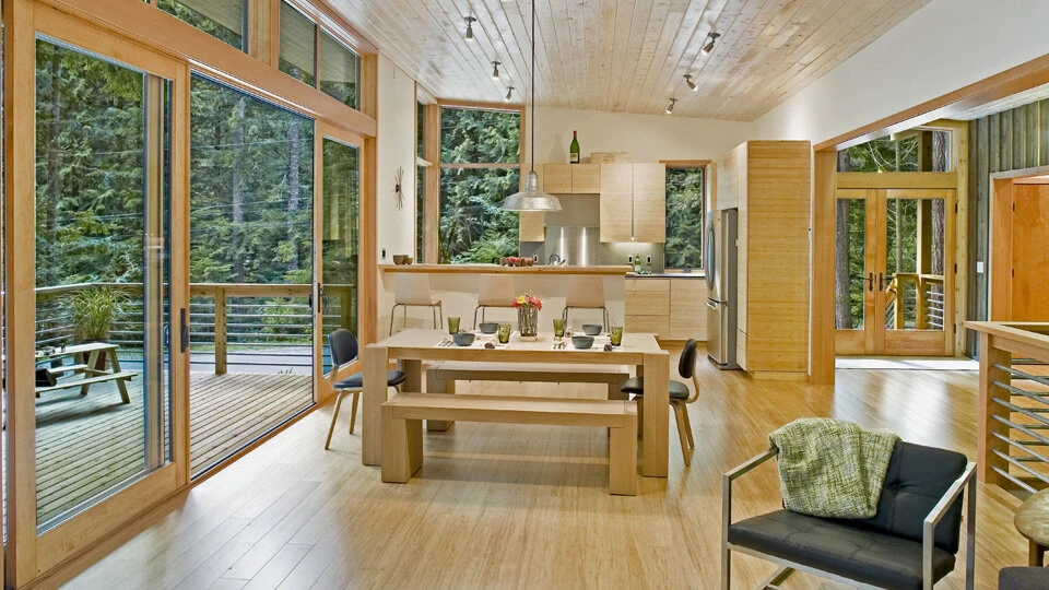 Glacier Cabin thumbnail 2