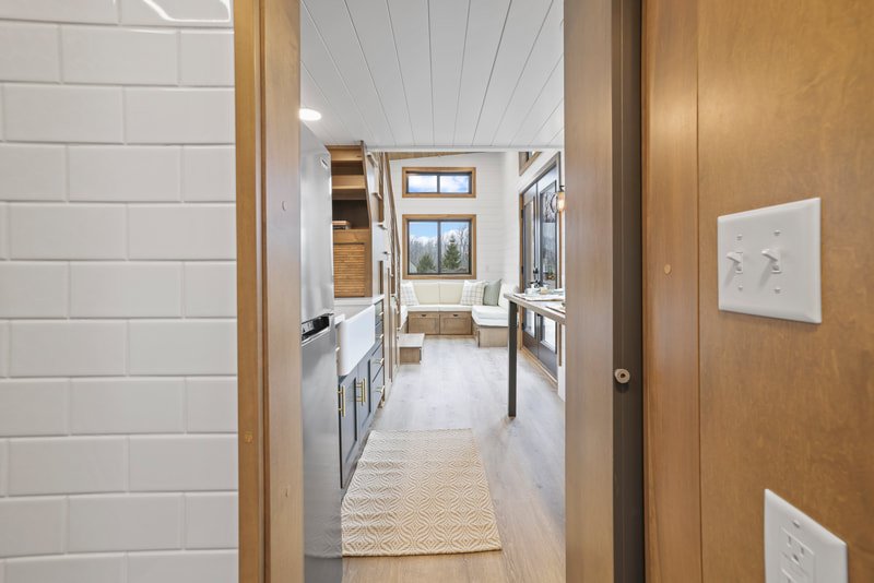 COASTAL MODERN thumbnail 36
