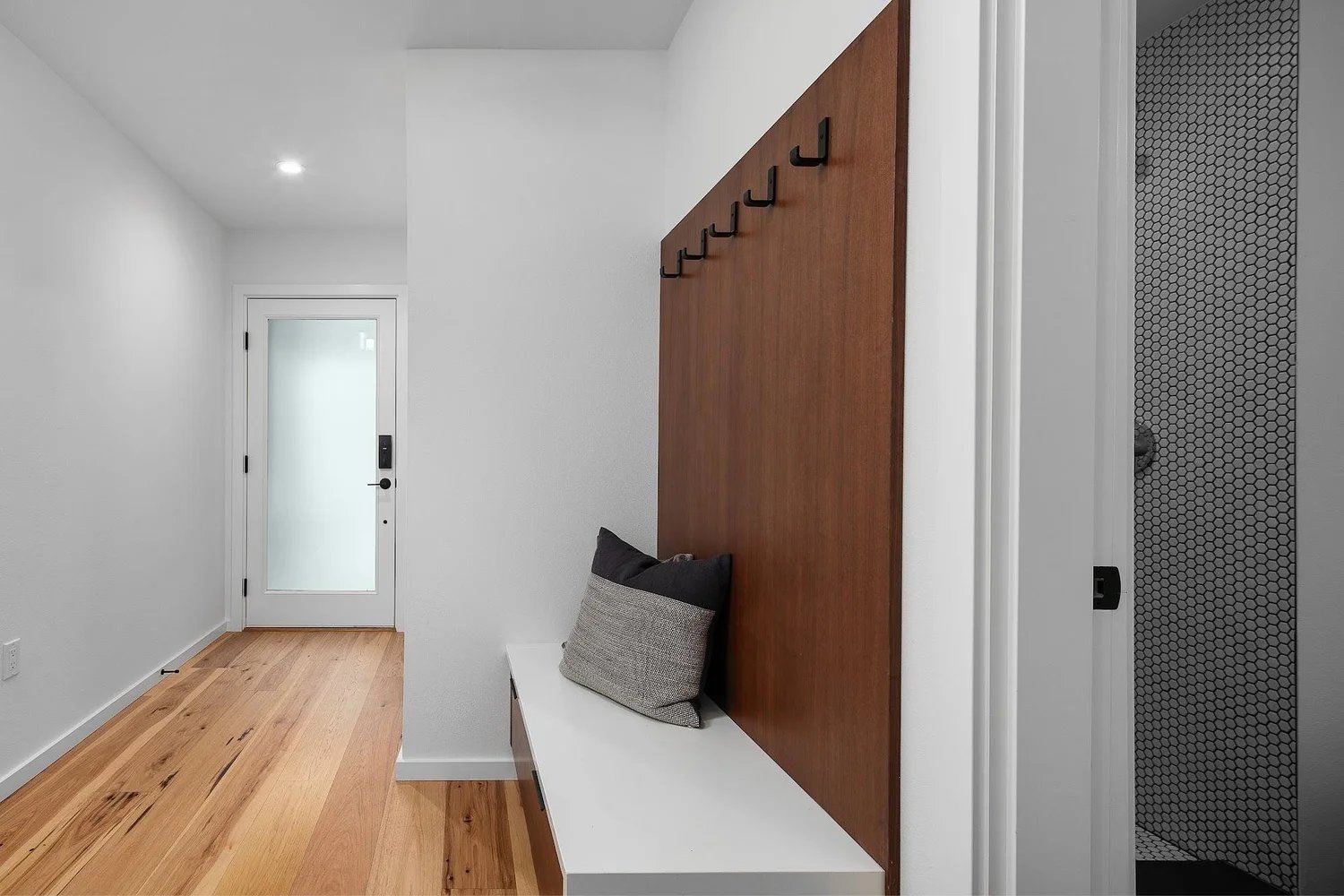 172 Galer St | Queen Anne, Seattle thumbnail 3