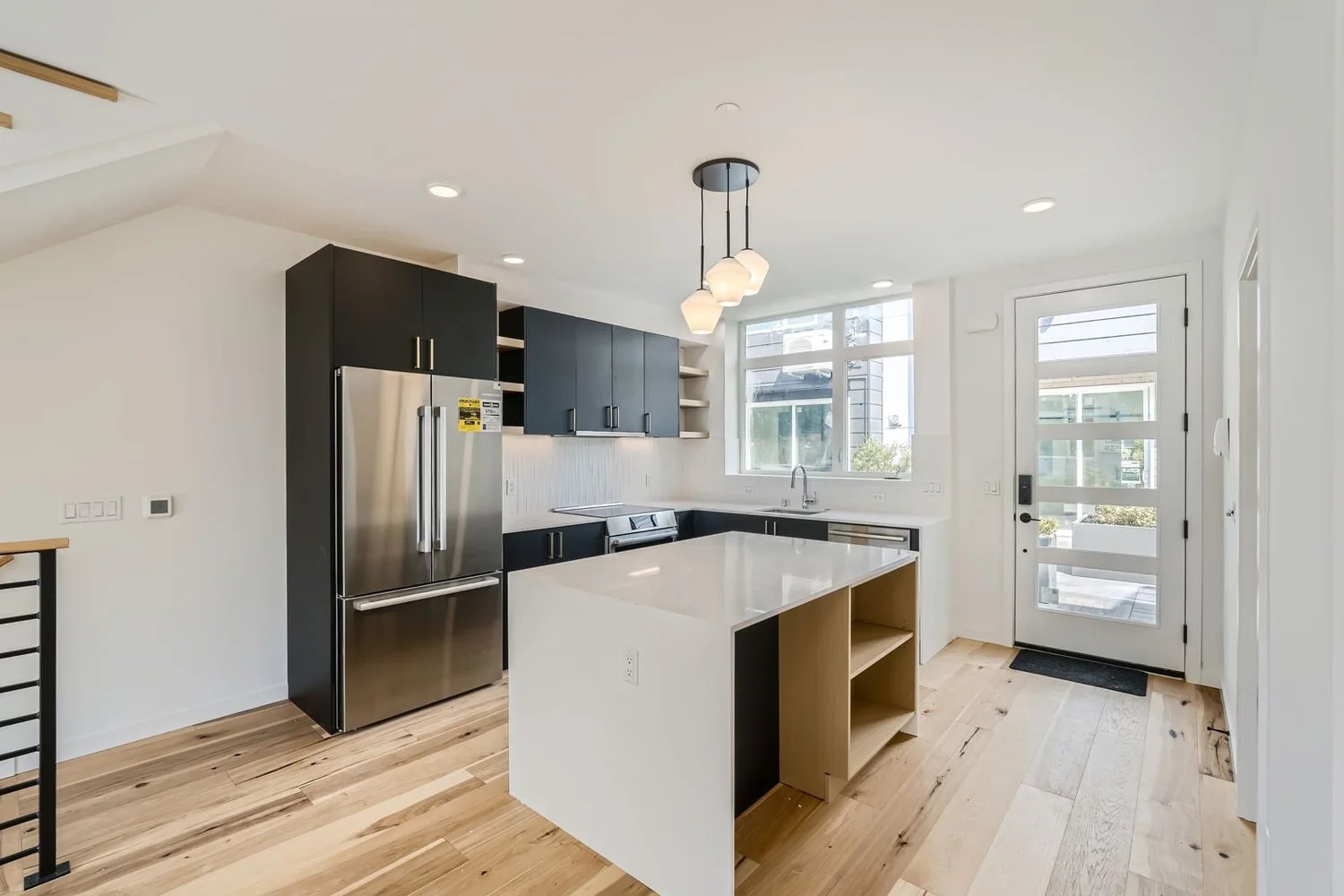 515 Howe St | Queen Anne, Seattle thumbnail 6