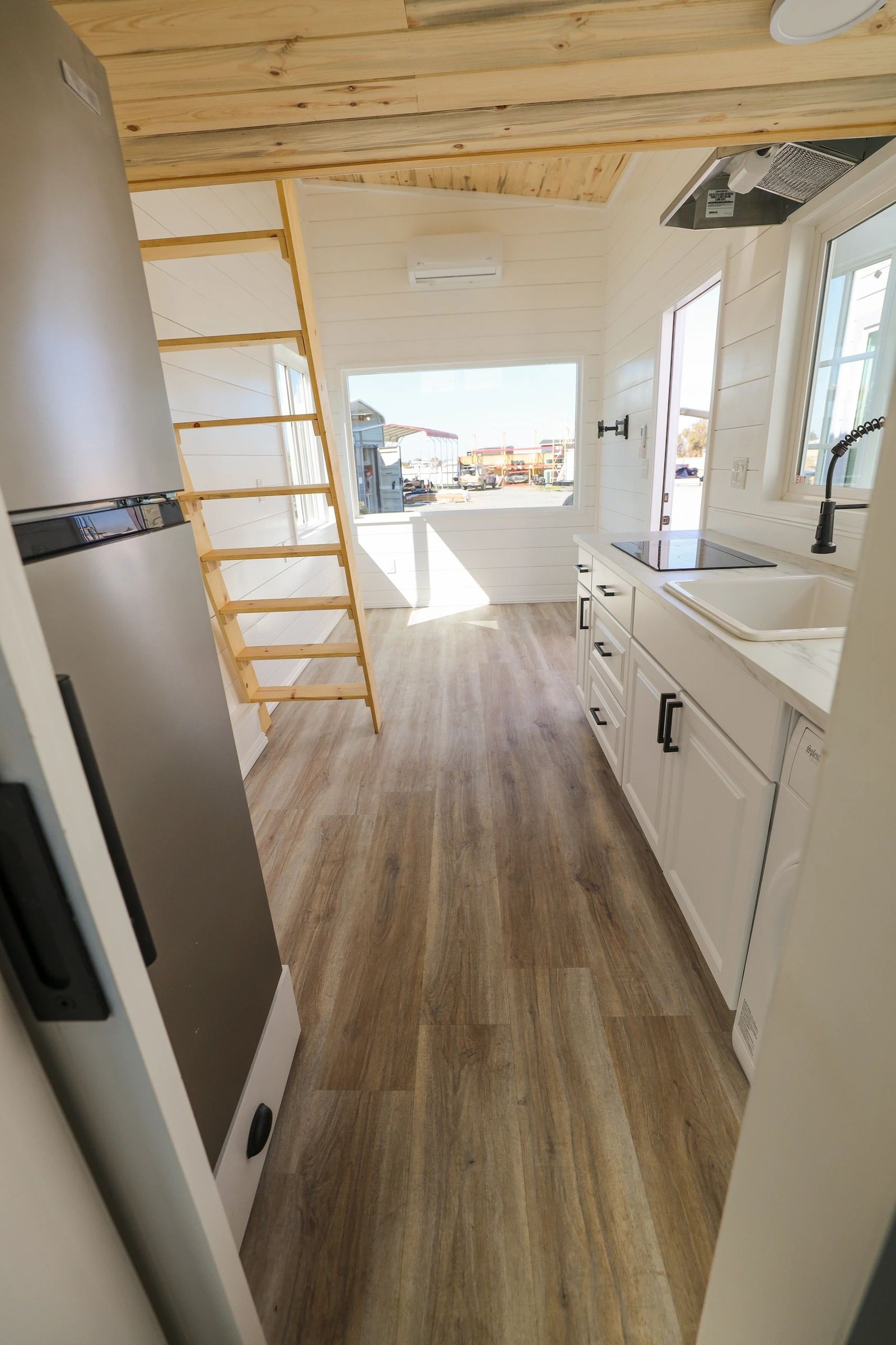 Bay Cottage - 24 ft thumbnail 16