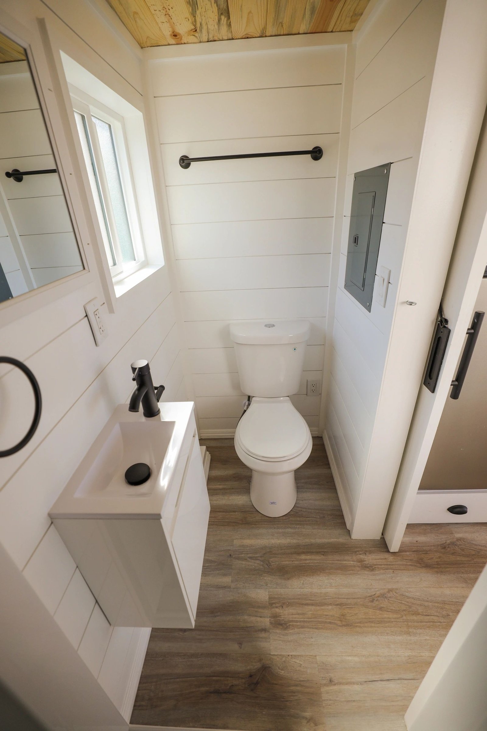 Bay Cottage - 24 ft thumbnail 20