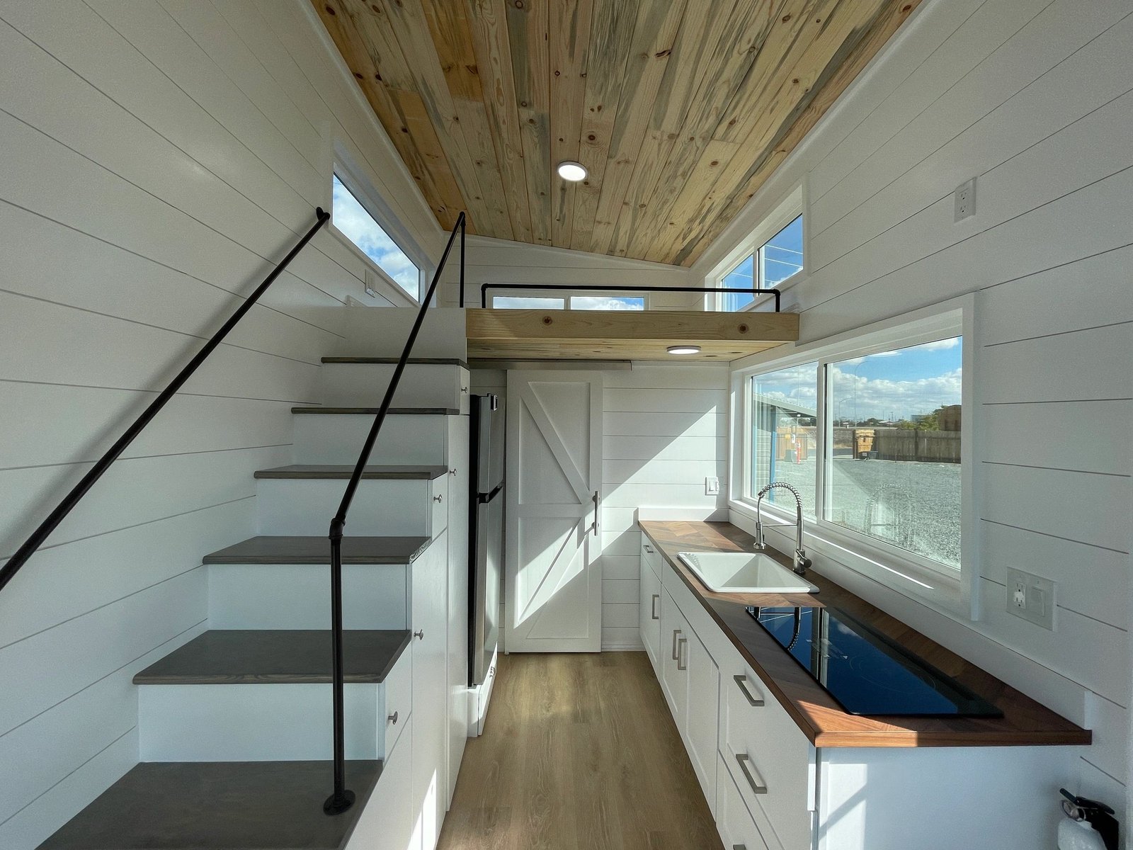 Bay Cottage - 30 ft thumbnail 11