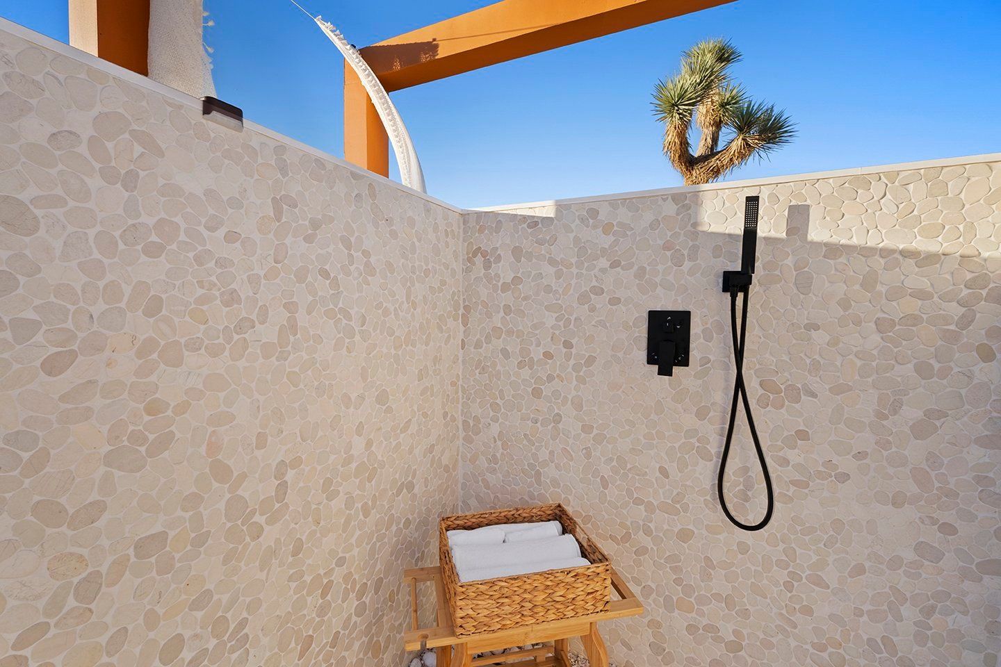 JOSHUA TREE CONTAINER HOUSE thumbnail 9