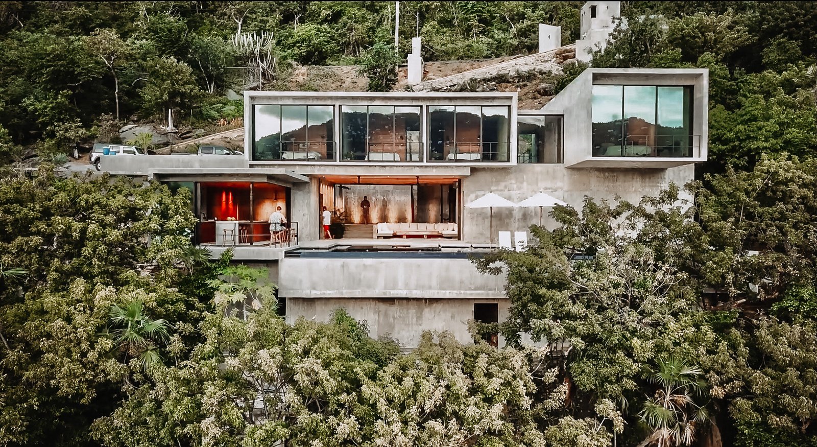 VI HOUSE photo 1