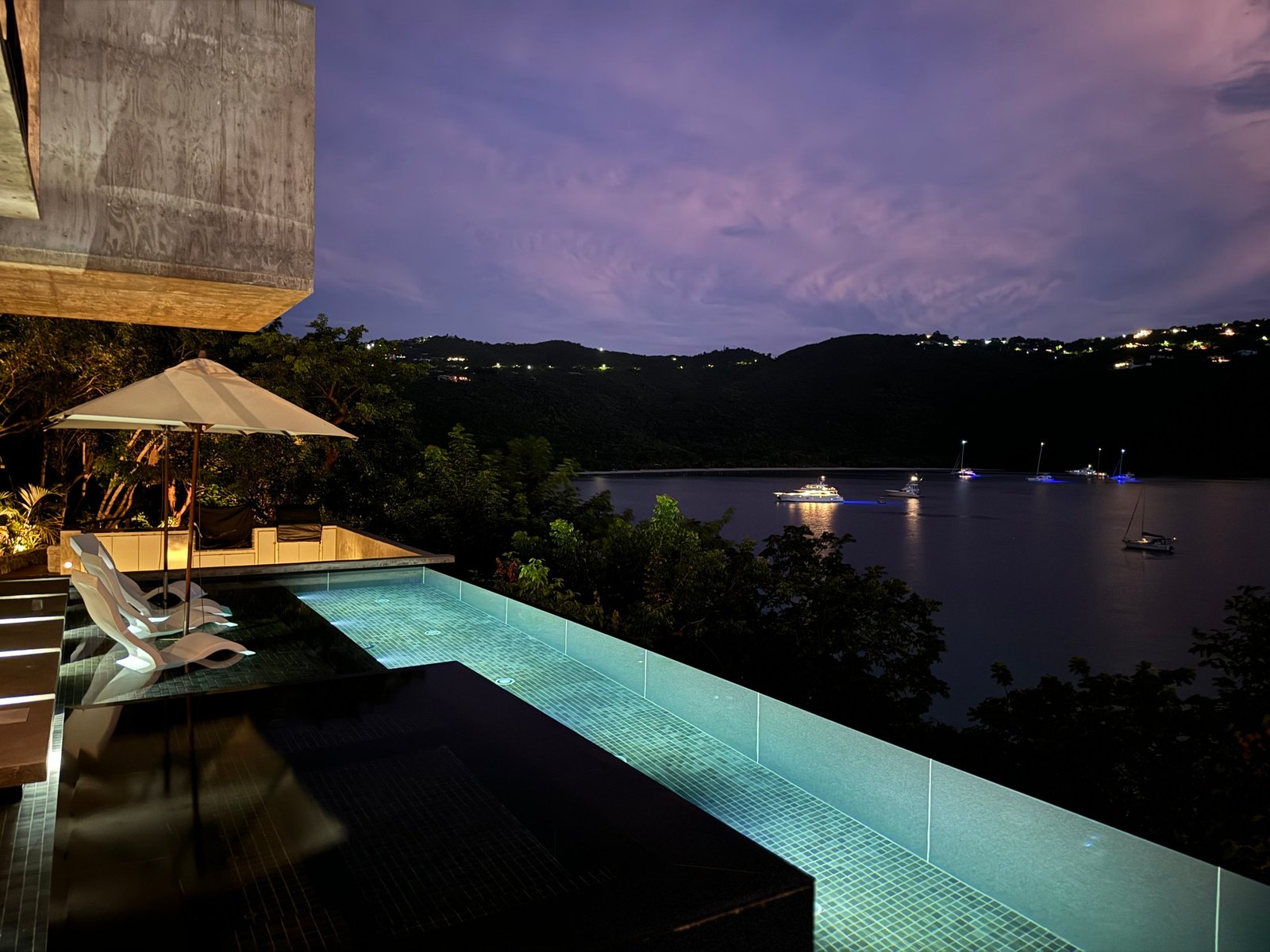VI HOUSE thumbnail 18