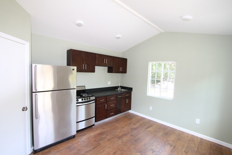 10′ x 22′ Colonial Cottage thumbnail 8