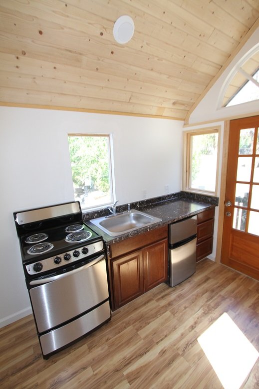 9′ x 22′ Country Cottage thumbnail 16
