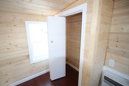 9′ x 22′ Modern Dual loft Caravan thumbnail 9