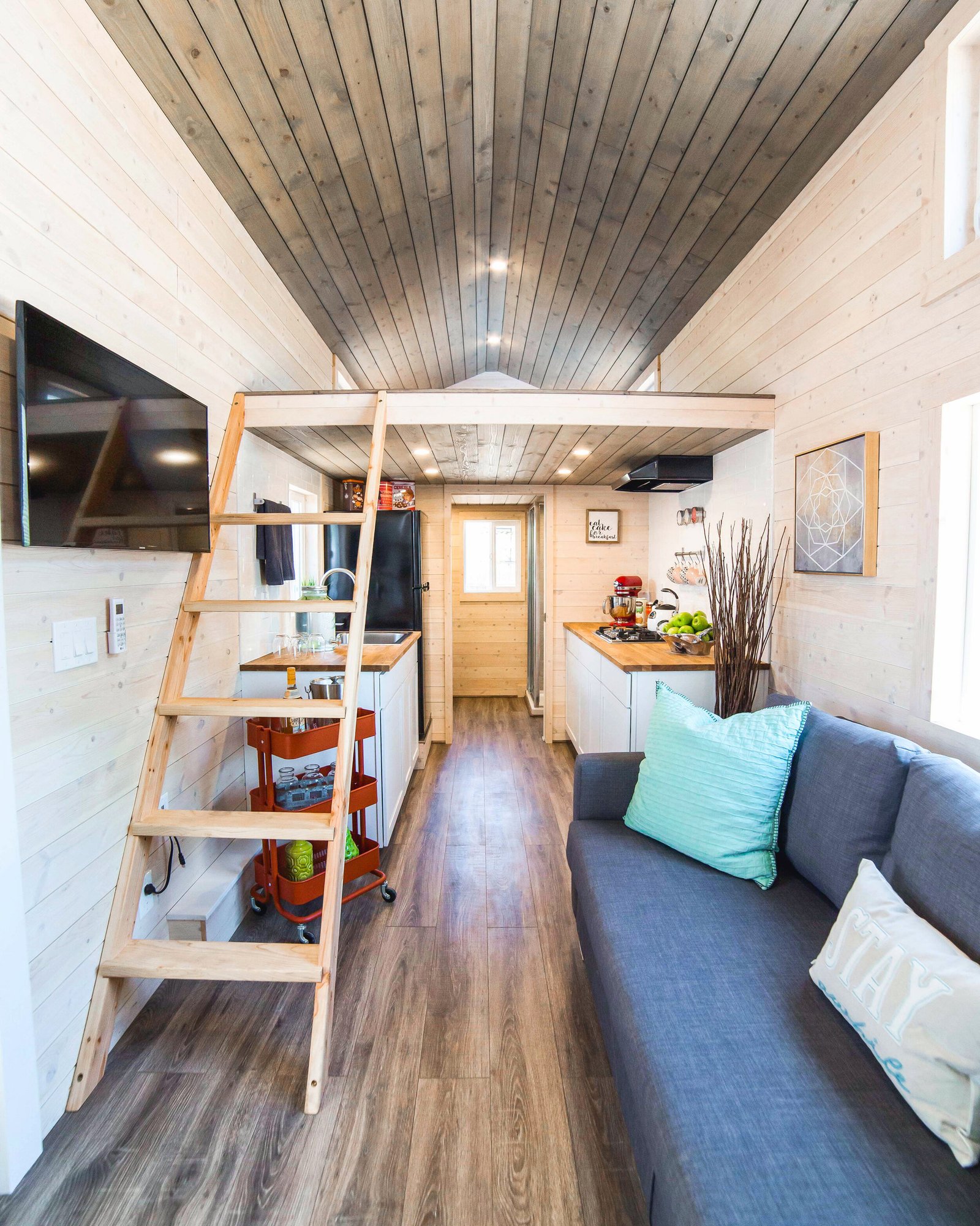 THE BUNKHOUSE thumbnail 102