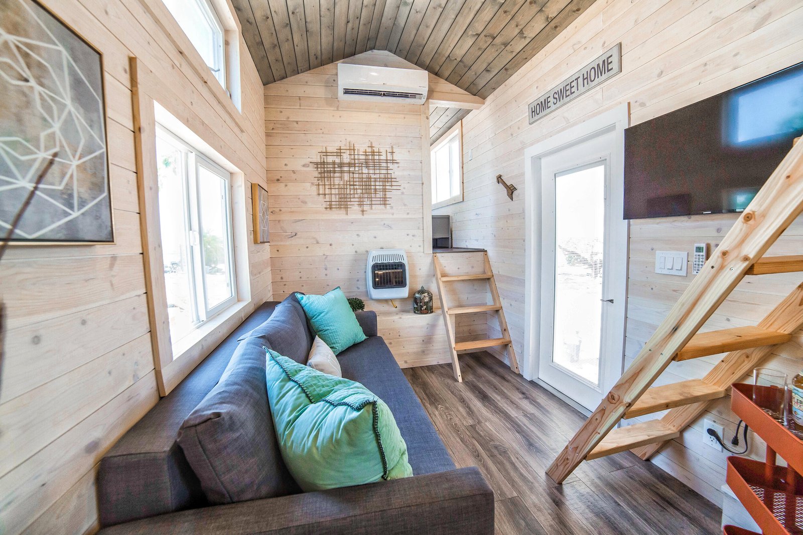 THE BUNKHOUSE thumbnail 104