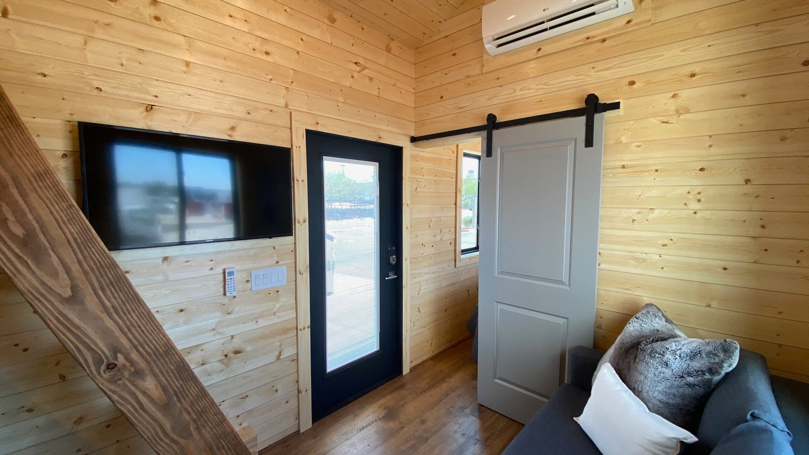 THE BUNKHOUSE thumbnail 23